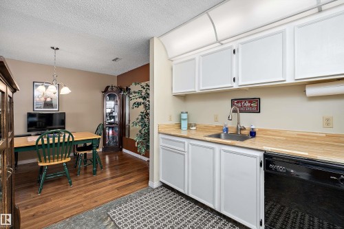 #64 2204 118 St Nw, Edmonton, AB - Indoor Photo Showing Kitchen