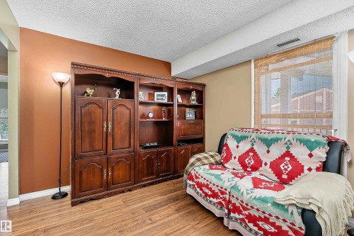 #64 2204 118 St Nw, Edmonton, AB - Indoor Photo Showing Bedroom