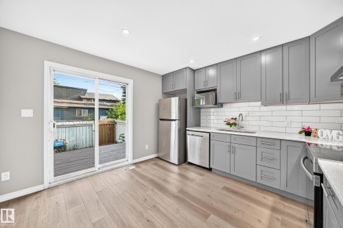5234 118 Avenue Nw, Edmonton, AB - Indoor Photo Showing Kitchen With Upgraded Kitchen