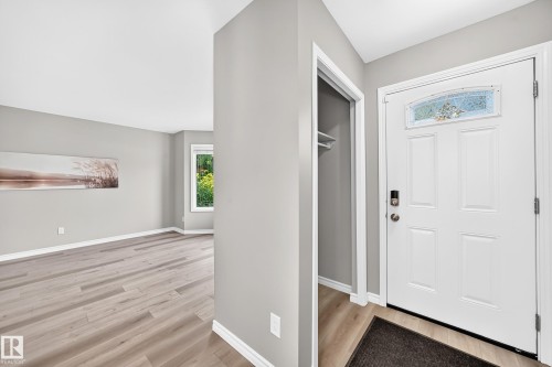 5234 118 Avenue Nw, Edmonton, AB - Indoor Photo Showing Other Room