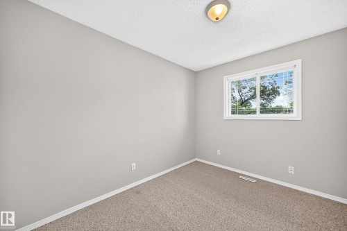 5234 118 Avenue Nw, Edmonton, AB - Indoor Photo Showing Other Room