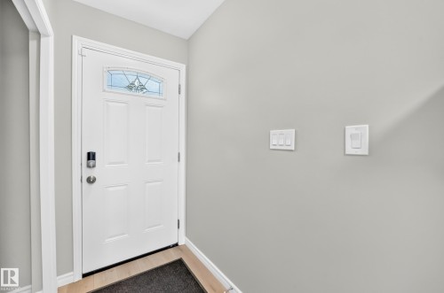 5234 118 Avenue Nw, Edmonton, AB - Indoor Photo Showing Other Room