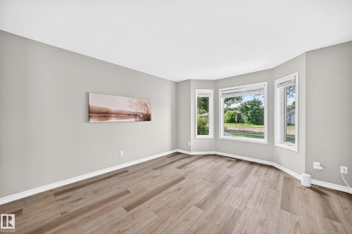 5234 118 Avenue Nw, Edmonton, AB - Indoor Photo Showing Other Room