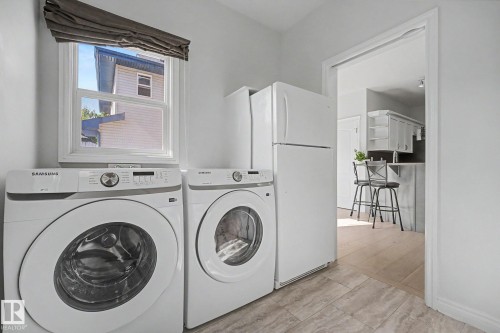 5079 Thibault Way Nw, Edmonton, AB - Indoor Photo Showing Laundry Room