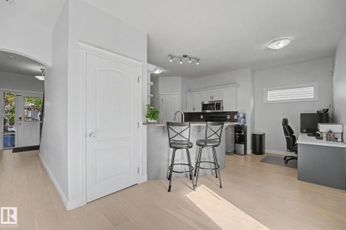 5079 Thibault Way Nw, Edmonton, AB - Indoor