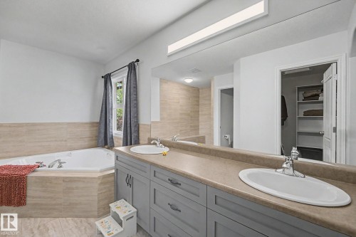 5079 Thibault Way Nw, Edmonton, AB - Indoor Photo Showing Bathroom