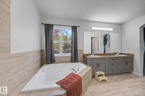 5079 Thibault Way Nw, Edmonton, AB - Indoor Photo Showing Bathroom