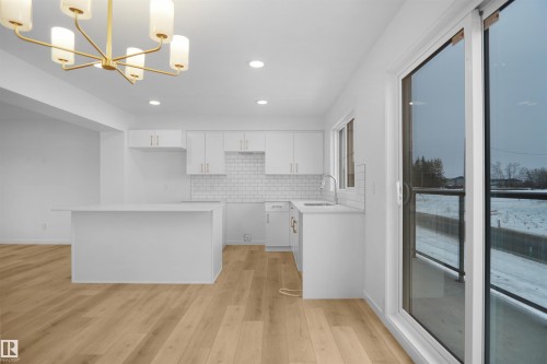 #9 1430 Aster Wy Nw, Edmonton, AB - Indoor Photo Showing Kitchen