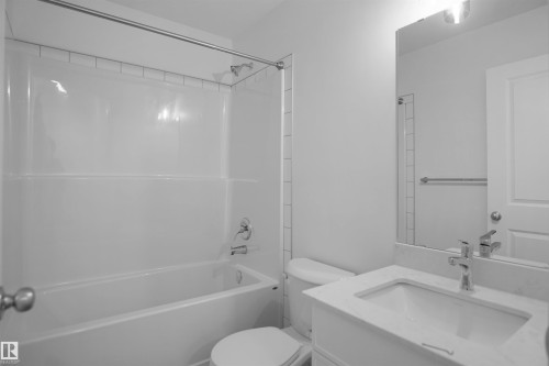 #9 1430 Aster Wy Nw, Edmonton, AB - Indoor Photo Showing Bathroom