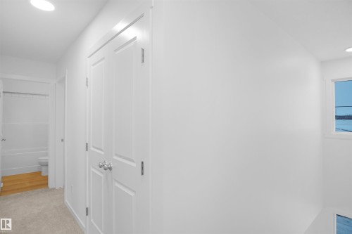 #9 1430 Aster Wy Nw, Edmonton, AB - Indoor Photo Showing Other Room