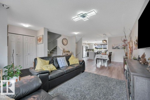 19303 27 Avenue Nw, Edmonton, AB - Indoor Photo Showing Living Room