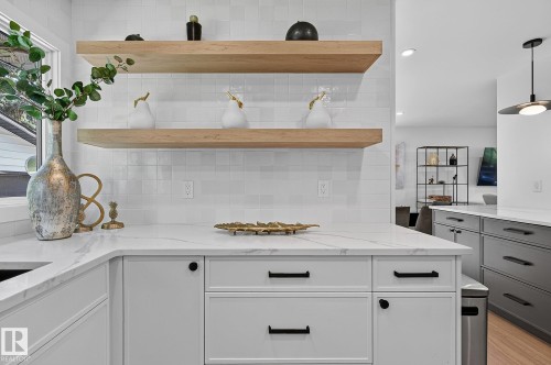 15302 78 Avenue Nw, Edmonton, AB - Indoor Photo Showing Kitchen