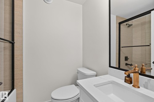 15302 78 Avenue Nw, Edmonton, AB - Indoor Photo Showing Bathroom
