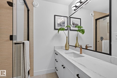 15302 78 Avenue Nw, Edmonton, AB - Indoor Photo Showing Bathroom