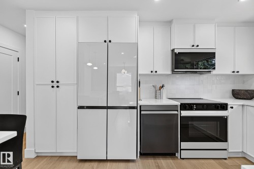 15302 78 Avenue Nw, Edmonton, AB - Indoor Photo Showing Kitchen
