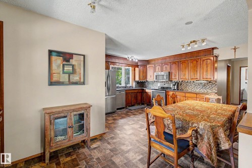 6115 152A Avenue Nw, Edmonton, AB - Indoor