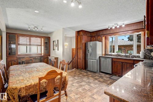 6115 152A Avenue Nw, Edmonton, AB - Indoor