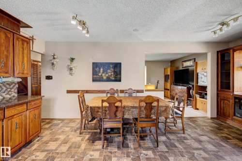 6115 152A Avenue Nw, Edmonton, AB - Indoor Photo Showing Dining Room