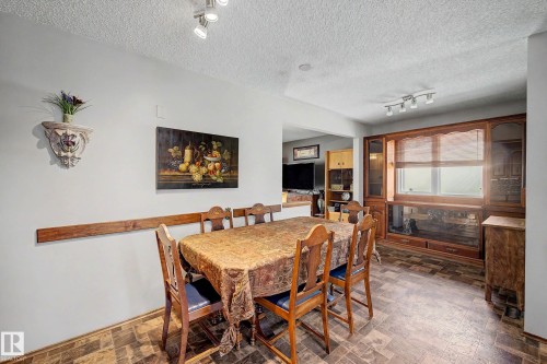 6115 152A Avenue Nw, Edmonton, AB - Indoor Photo Showing Dining Room