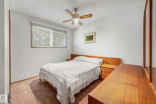 6115 152A Avenue Nw, Edmonton, AB - Indoor Photo Showing Bedroom