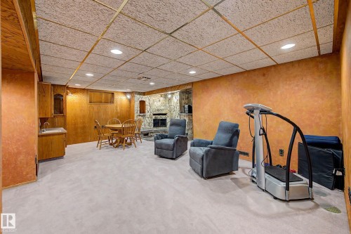 6115 152A Avenue Nw, Edmonton, AB - Indoor