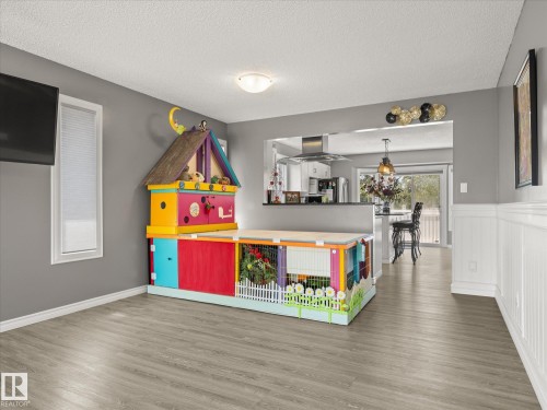 5552 190A Street Nw, Edmonton, AB - Indoor Photo Showing Other Room