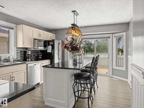 5552 190A Street Nw, Edmonton, AB - Indoor Photo Showing Kitchen