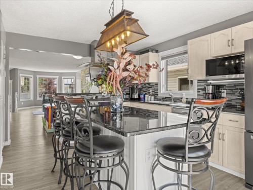 5552 190A Street Nw, Edmonton, AB - Indoor
