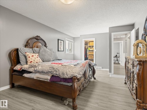 5552 190A Street Nw, Edmonton, AB - Indoor Photo Showing Bedroom