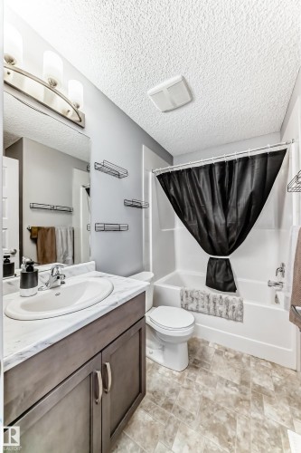 2nd Floor - 259 Robinson Drive, Leduc, AB - Indoor Photo Showing Bathroom