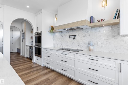 6 Harrow Close, Ardrossan, AB - Indoor Photo Showing Kitchen