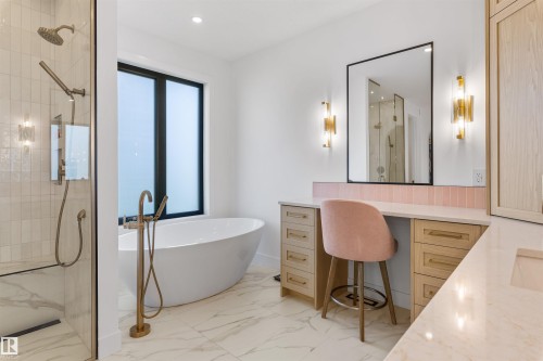6 Harrow Close, Ardrossan, AB - Indoor Photo Showing Bathroom