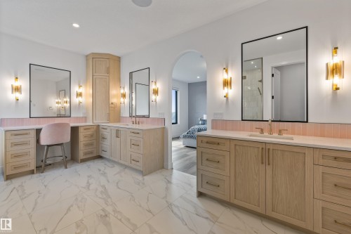6 Harrow Close, Ardrossan, AB - Indoor Photo Showing Bathroom