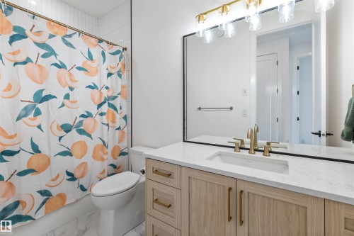 6 Harrow Close, Ardrossan, AB - Indoor Photo Showing Bathroom