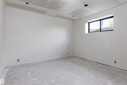 6 Harrow Close, Ardrossan, AB - Indoor Photo Showing Other Room