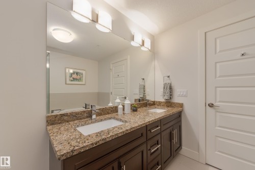 #403 1350 Windermere Wy Sw, Edmonton, AB - Indoor Photo Showing Bathroom
