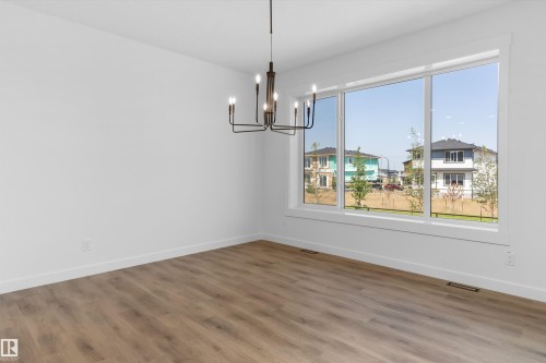 2224 5 Avenue Nw, Edmonton, AB - Indoor Photo Showing Other Room