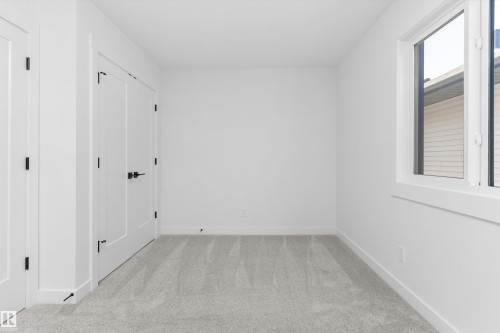 2224 5 Avenue Nw, Edmonton, AB - Indoor Photo Showing Other Room