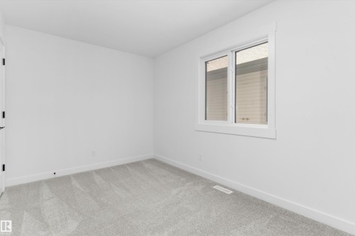 2224 5 Avenue Nw, Edmonton, AB - Indoor Photo Showing Other Room