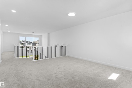2224 5 Avenue Nw, Edmonton, AB - Indoor Photo Showing Other Room