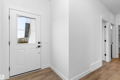 2224 5 Avenue Nw, Edmonton, AB - Indoor Photo Showing Other Room