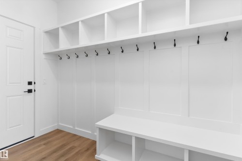 2224 5 Avenue Nw, Edmonton, AB - Indoor