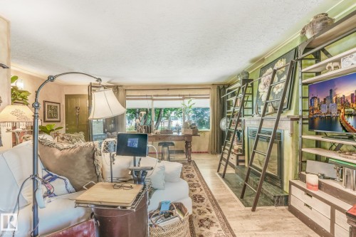 11836 135 Street Nw, Edmonton, AB - Indoor
