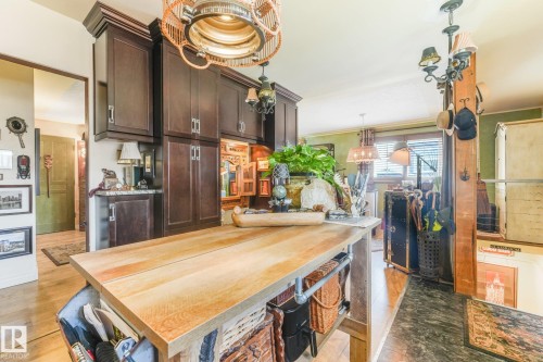 11836 135 Street Nw, Edmonton, AB - Indoor