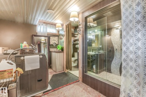 11836 135 Street Nw, Edmonton, AB -  Photo Showing Other Room