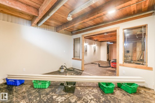 11836 135 Street Nw, Edmonton, AB - Indoor