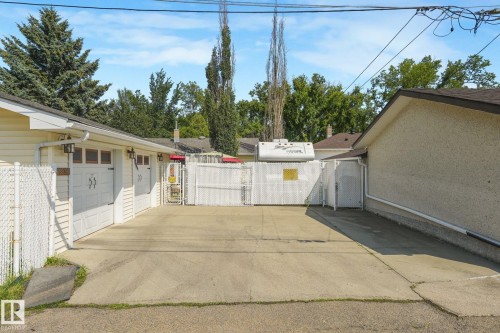 11836 135 Street Nw, Edmonton, AB - Outdoor