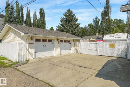 11836 135 Street Nw, Edmonton, AB - Outdoor