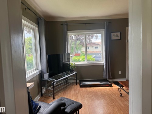 5113 Fifth Street, Boyle, AB - Indoor