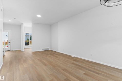 2463 Alces Link Sw, Edmonton, AB - Indoor Photo Showing Other Room